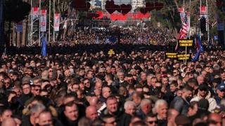 Opozicija na protestima u Tirani zatražila ostavku Rame