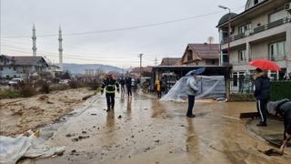 Velika drama u Novom Pazaru: Otac i sin skočili u rijeku da spase komšiju, dvojicu odnijela bujica