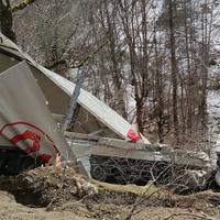 Jeziva nesreća: Kamion se survao niz padinu kod Olova