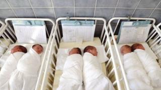 U Kantonalnoj bolnici "Dr. Irfan Ljubijankić" rođeni blizanci, na UKC Tuzla osam beba