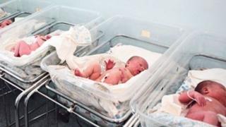 U UKC Tuzla rođeno šest, u Općoj bolnici "Prim. dr. Abdulah Nakaš" pet beba