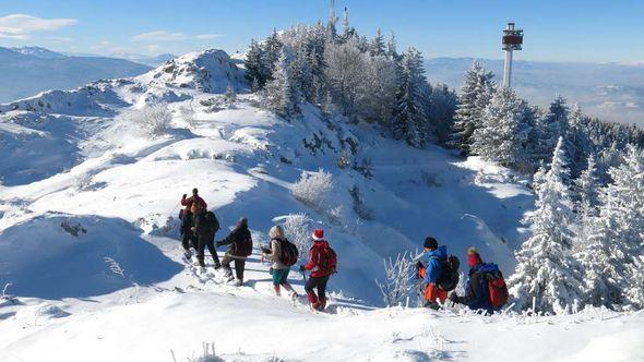 novogodišnji uspon na najviši vrh Trebevića - Avaz