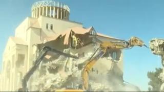 Azerbejdžan bagerima uništio zgradu armenskog parlamenta Nagorno Karabaha