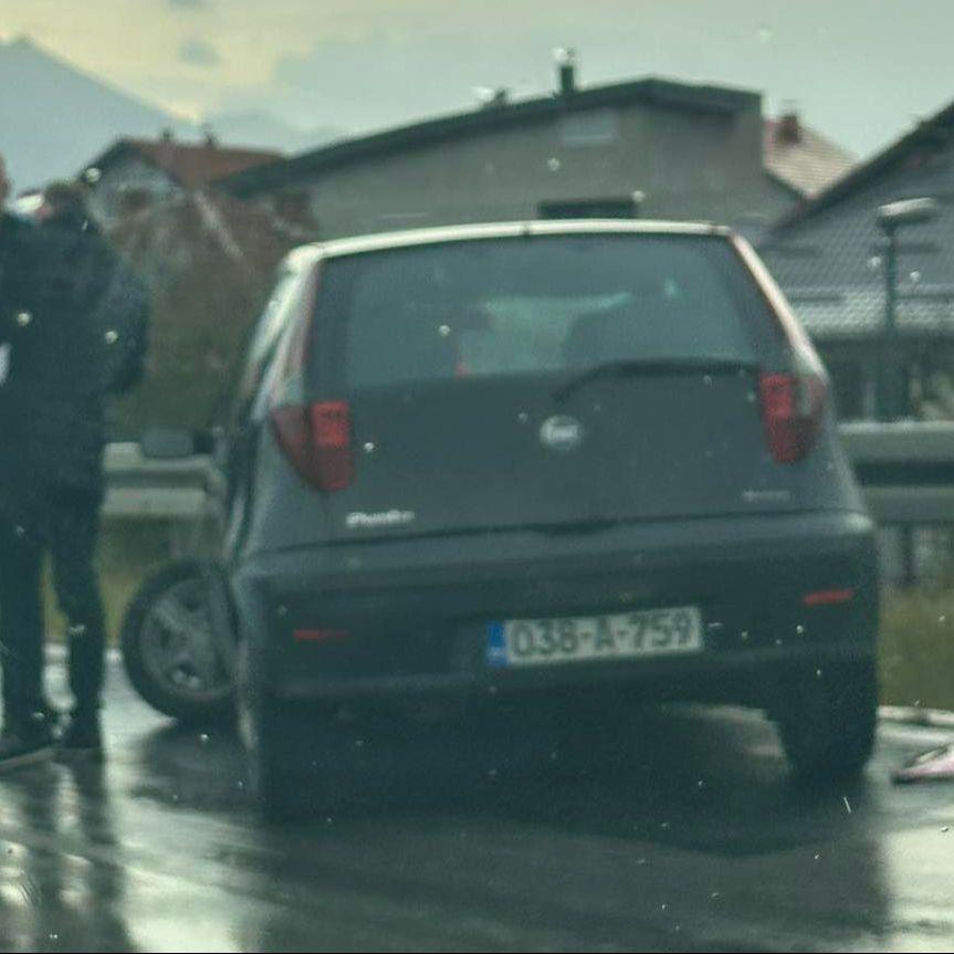 Nesreća kod Hadžića: Automobilom udario u zaštitnu ogradu