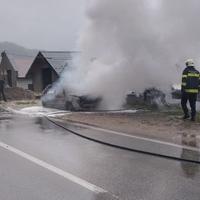 Na magistralnom putu kod Zvornika zapalio se i izgorio automobil