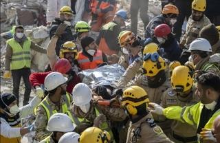 Pod ruševinama preživjeli osam dana: Spašeno najmanje petero ljudi
