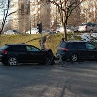 Nesreća na Alipašinom Polju: Sudarila se dva vozila, jedna osoba povrijeđena