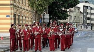 Tradicionalna muzika za Prvomajski uranak u Travniku