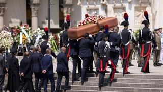 Posljednji ispraćaj Berluskonija: Kovčeg s tijelom bivšeg premijera stigao u Milansku katedralu
