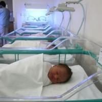 U Kantonalnoj bolnici "Dr. Safet Mujić" rođeno šest, na UKC Tuzla osam beba