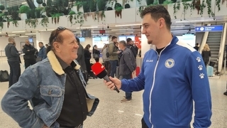 Sejo Brajlović u koferu ponio pečeno jare: Navijači BiH krenuli za Vels
