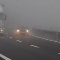 Saobraća se po mokrom ili vlažnom kolovozu, magla pravi probleme na brojnim putnim pravcima