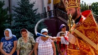 Zabranjuje se rad Ukrajinske pravoslavne crkve, optužuje se za povezanost s Moskvom 