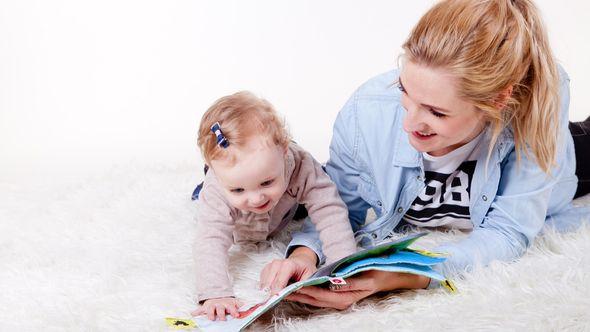Čitanje povezuje roditelje s djecom - Avaz