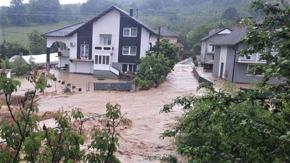 Poplave u Tuzlanskom kantonu - Avaz