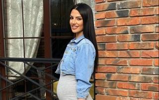 Tara Simov pokazala trudnički stomak