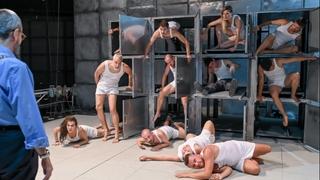 Predstava “Što na podu spavaš” izvedena na festivalu Teszt u Temišvaru