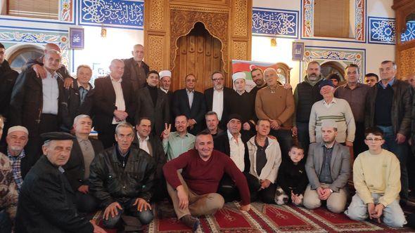Sa održanog susreta u džamiji - Avaz