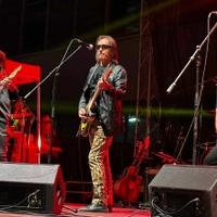 Nastupom Divljih jagoda na platou ispred Skenderije počeo "Live Stage Festival"