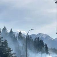 Kanadski proizvođači nafte prekinuli proizvodnju nakon šumskih požara u Alberti