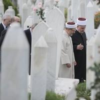 Erbas i Kavazović posjetili mezar prvog predsjednika RBiH Alije Izetbegovića