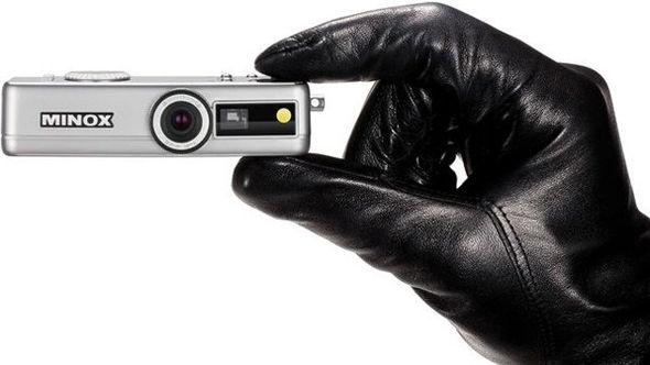 Minox minijaturna kamera je lako mogla da stane u dlan ruke - Avaz