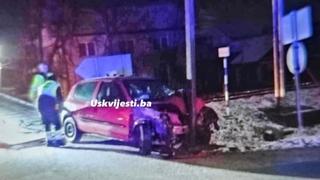Poginuo vozač iz Bihaća: Automobilom udario u stub ulične rasvjete