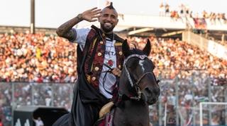 Bivši igrač Barcelone i Juventusa dočekan kao kralj u novom klubu: Na stadion sletio helikopterom