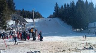 Ski centar "Ponijeri" skijašku sezonu večeras otvara besplatnim skijanjem i novim ski liftom

