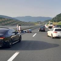 Saobraćajna nesreća kod Lepenice: Sudarili se automobil i motocikl