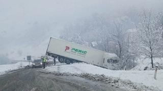 Kamion sletio s ceste između Žepča i Maglaja