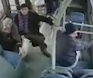 Video / Autobus sletio u jezero u Turskoj, troje putnika u bolnici