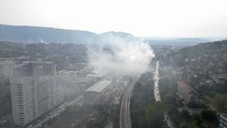 Video / Veliki požar u Sarajevu: Gore pragovi i nisko rastinje na pruzi