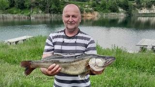 Kemo iz Bugojna upecao ribu smuđ od 80 centimetara, ima skoro pet kila