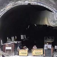 Indijski spasioci poslali lijekove radnicima tunela koji su zarobljeni četiri dana