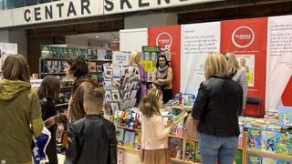 Mnogobrojni posjetioci na sajmu knjiga u Centru Skenderija