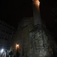 Užas u Beogradu: Muškarac uletio u džamiju i vikao "sve muslimane treba pobiti"