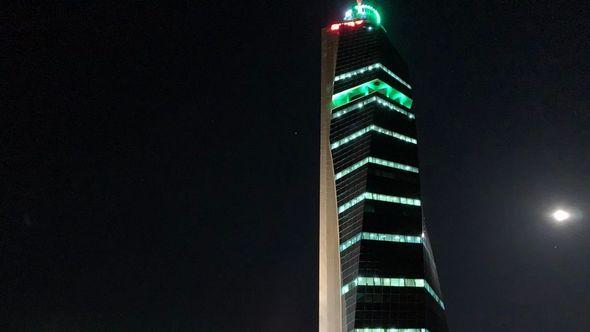Avaz Twist Tower u zelenoj boji - Avaz