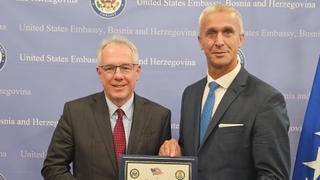 Ambasador Marfi uručio zahvalnicu Mirsadu Viliću