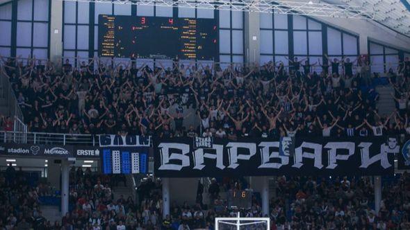 Sedmero navijača iz Crne Gore zadržano u Turskoj - Avaz