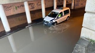 "Avaz" u Budimpešti nakon poplava: Zatvorena saobraćajnica uz Dunav, hiljade turista uprkos vremenskim neprilikama