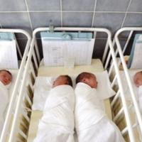 U Kantonalnoj bolnici "Dr. Irfan Ljubijankić" rođeni blizanci, na UKC Tuzla osam beba