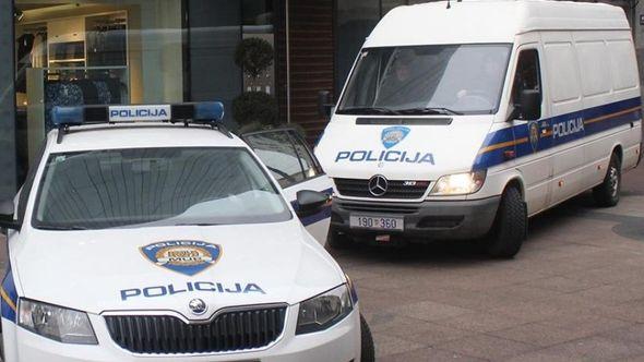 Policija na terenu  - Avaz