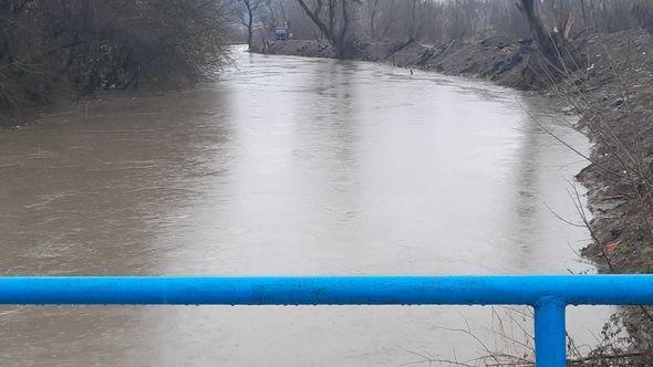 Nakon čišćenja, most Kakmuž nije ugrožen - Avaz