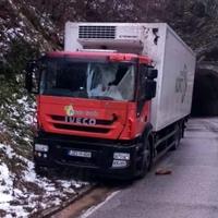 Užas kod Foče: Kamen pao na kamion, vozač na mjestu mrtav