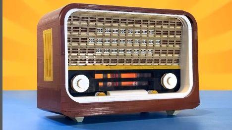 Starinski radio od lego kockica