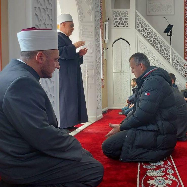 Reis Husein ef. Kavazović u Kozarcu: Islamska zajednica je uvijek uz svoje imame