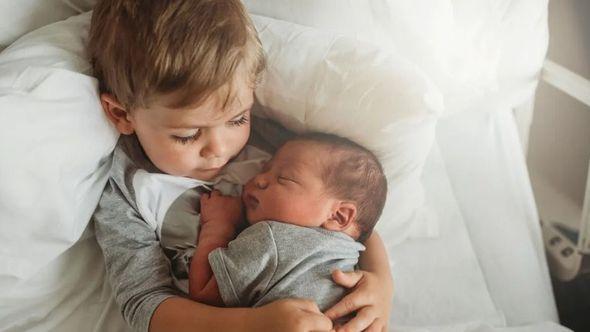beba i dijete - Avaz