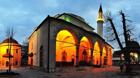 Begova džamija je prva u svijetu dobila struju - Avaz