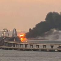 Napad dronom na Krimu izazvao evakuaciju i kratkotrajno zatvaranje mosta
